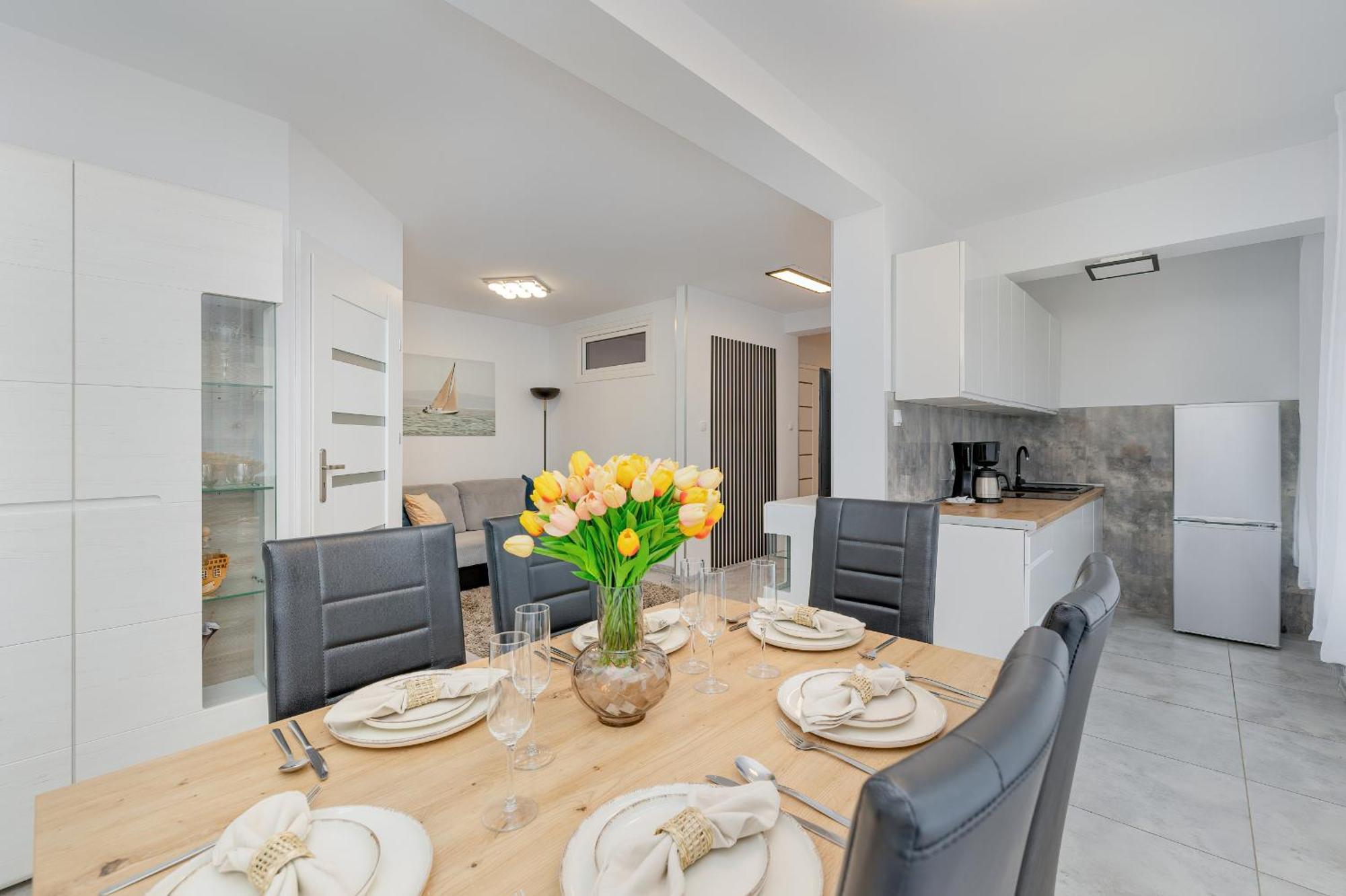 Family Apartments Herberta With Terrace And Parking By Rent Like Home 斯维诺乌伊希切 外观 照片