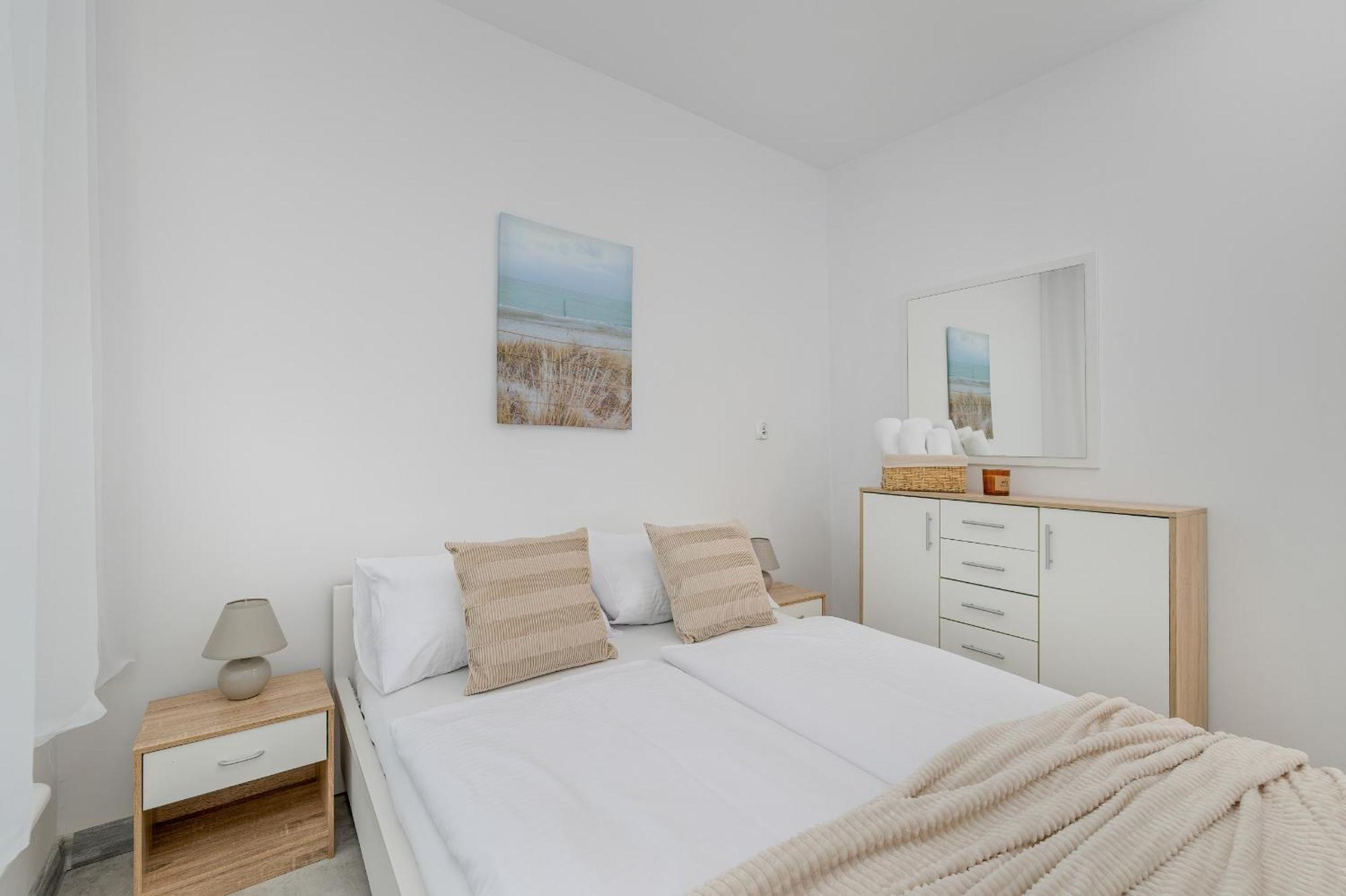 Family Apartments Herberta With Terrace And Parking By Rent Like Home 斯维诺乌伊希切 外观 照片