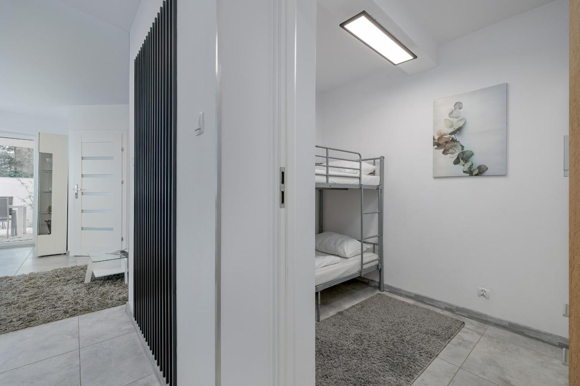 Family Apartments Herberta With Terrace And Parking By Rent Like Home 斯维诺乌伊希切 外观 照片