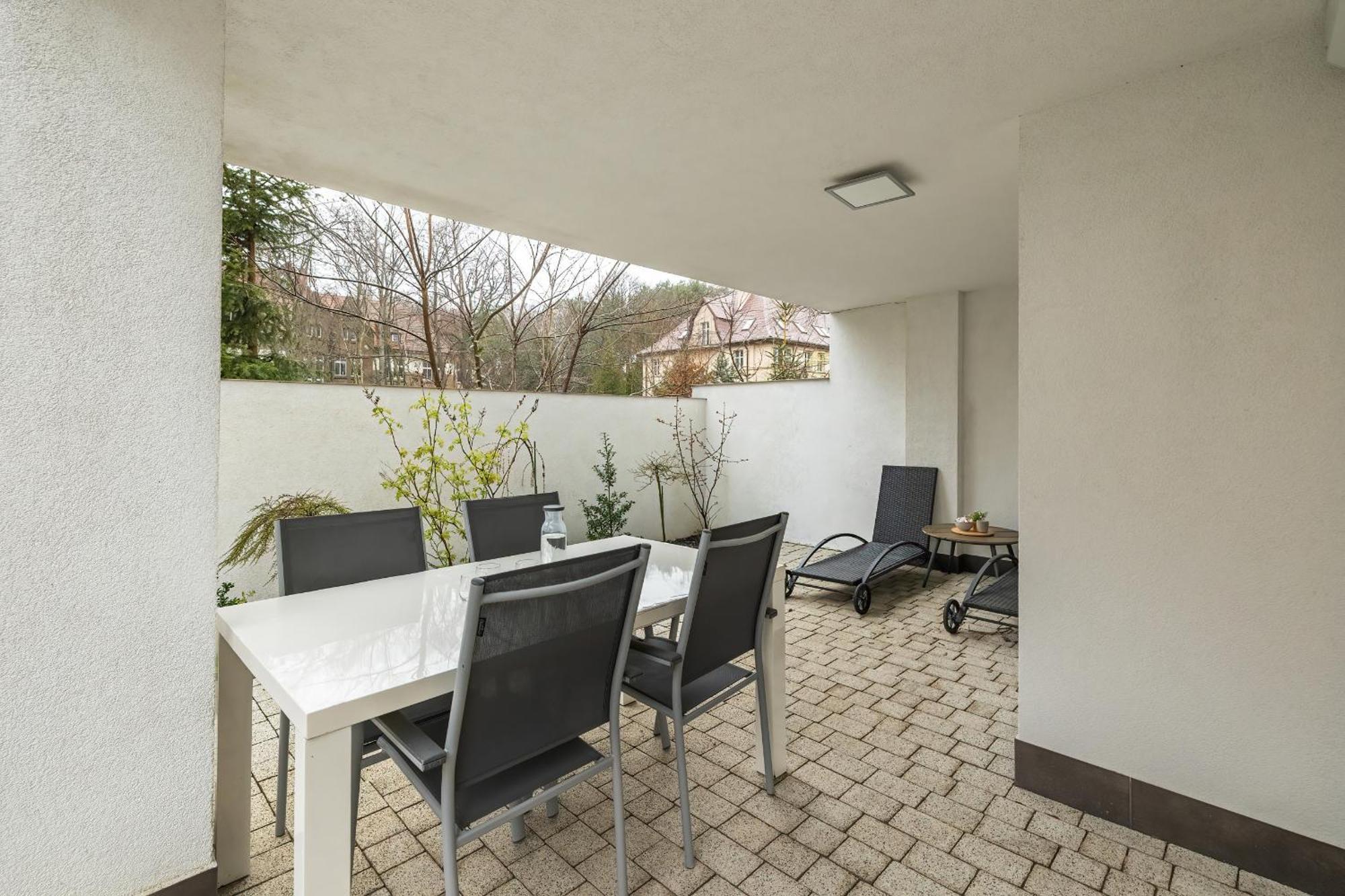 Family Apartments Herberta With Terrace And Parking By Rent Like Home 斯维诺乌伊希切 外观 照片